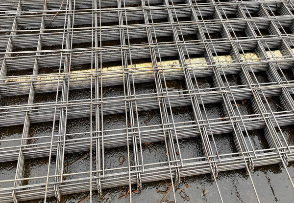 JÁRNAMOTTUR Á LAGER