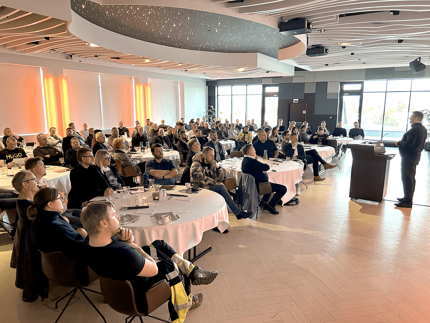 VEL HEPPNUÐ RÁÐSTEFNA UM NÚTÍMALAUSNIR Í BYGGINGARIÐNAÐI